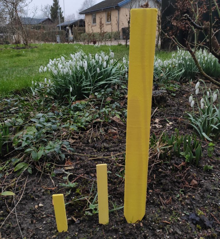 Planteskilt i træ. Gult, vælg mellem 3 størrelser.